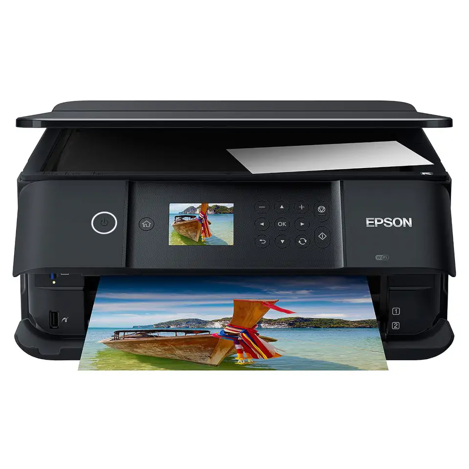 Imprimante jet d'encre Epson XP-6100 de couleur noire, avec un capot ouvert pour scanner une photo